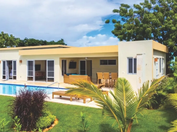 buyDRproperty Modern villa with swimming pool and tropical garden Sosua Real Estate